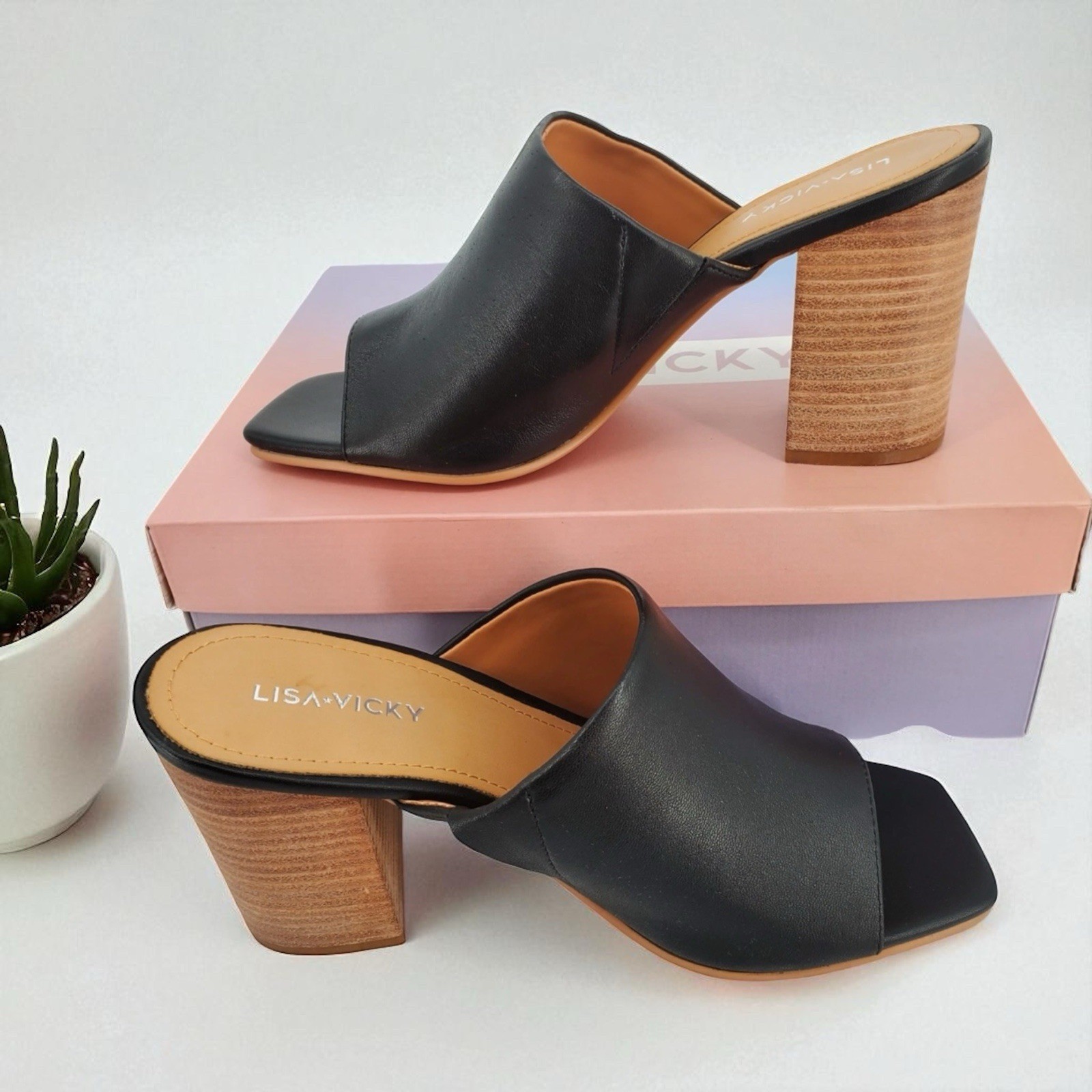 Lisa Vicky Womens Size 7 1/2 M Sandal 3 1/2in Heel Black Sheep Napp