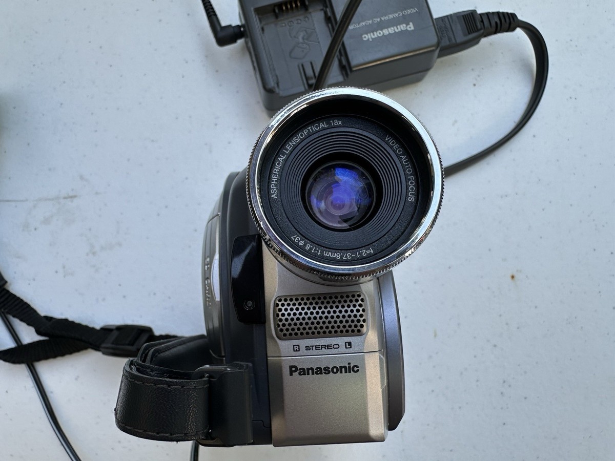 Panasonic mini disc video Camera Camcorder VDR-M70 DVD video