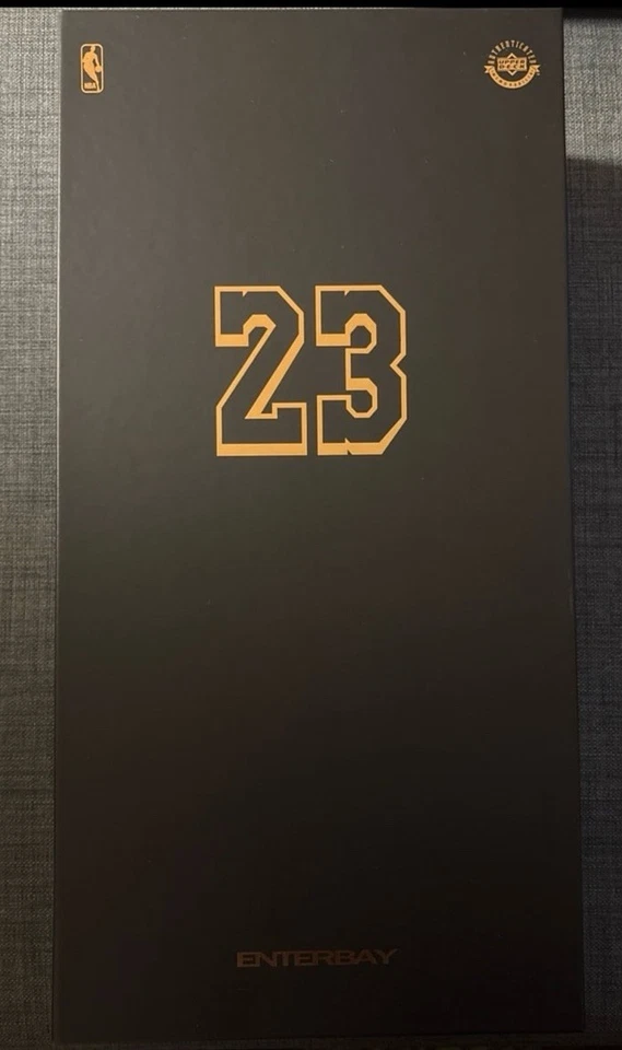 Enterbay coleção NBA escala 1/6 verdadeira obra-prima LeBron James - Imagem 4 de 4