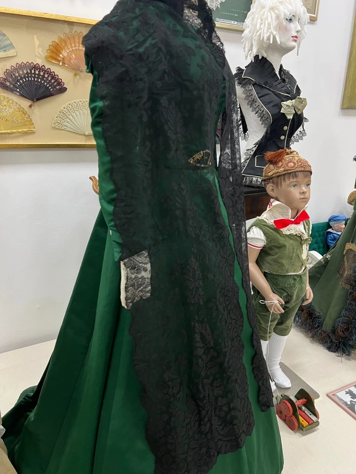 Xale preto antigo. Europa, 1900–1920. - Imagem 3 de 4