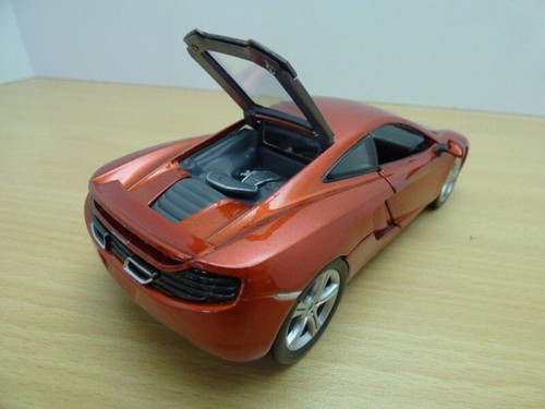 MAC LAREN MP4-12C rouge 1/24 - Imagen 5 de 5