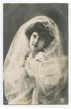 c 1910 French Glamor PRETTY YOUNG BRIDE wedding Fashion Fantasy photo postcard