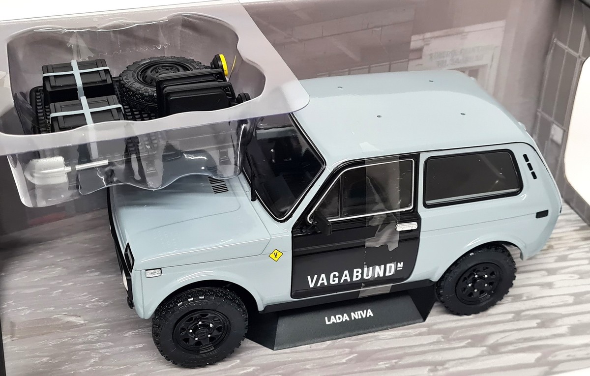 1/18 ラーダ ニーヴァ V LADA 1980 グレー ソリド製ダイキャスト