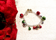 CLASSIC CHRISTMAS BRACELET WRIST JINGLE BELLS CHARMS TRINKETS SILVER TONE X21E