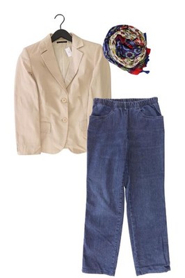 Damenmode Outfit Größe M mit Sisley Slim Blazer in Gr. IT 44 und Tuch