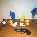 Vintage Toy Figures, Mini Dolls, Trophies, Ribbons, Toy Gun & Accessories Lot — photo 2