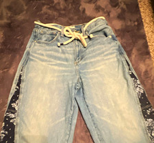 Universal Thread Barrel Leg Jeans Blue Light Wash Denim Drawstring Cotton 8
