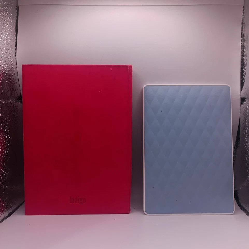 Kobo eReader N905C Touch Edition & Pink Sleeve 1GB 6” E Ink Display Wireless - Image 2 of 4