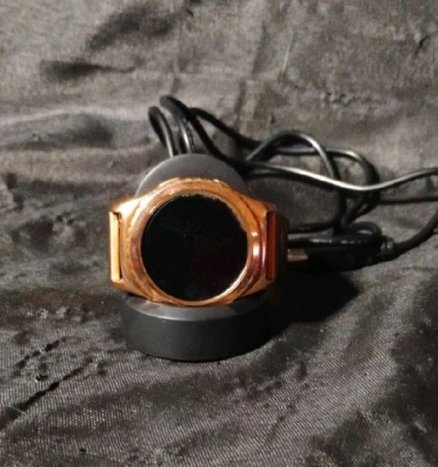 Samsung Gear 2 Rose Gold Smartwatch W/Charging Station - Image 2 of 4