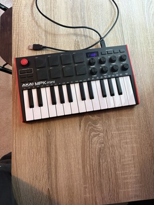 Akai Mini mkII 25 Keys Keyboard Synthesizer