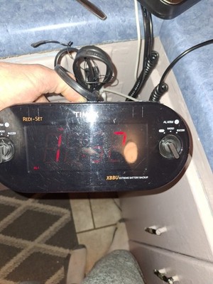 Timex T715 XBBU Redi-Set Dual Alarm Time Clock Radio AM/FM Large Display 