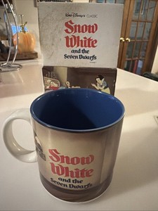 Vintage 1990s The Disney Store Snow White Seven Dwarfs Collectible Mug in Box