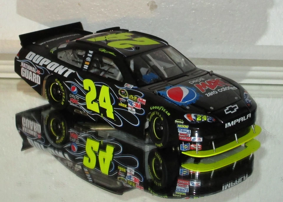 2010 JEFF GORDON #24 PEPSI MAX CAR#1315/1708 AWESOME Must Have Car - Image 3 of 4