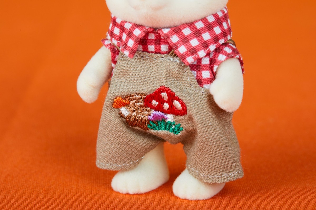 Sylvanian Families Calico Critters Mushroom & Flower Embroidery