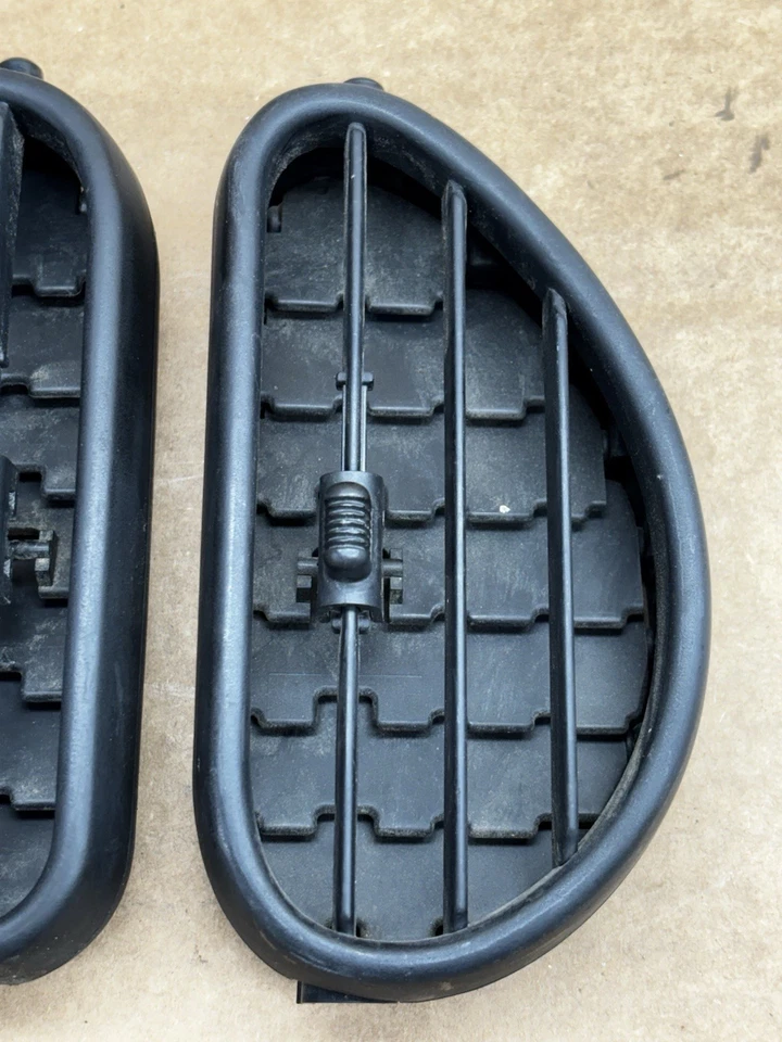 Внутренние вентиляционные отверстия для центральной приборной панели слева справа для Ford Econoline E-150 E250 E350 1998-2007 годов выпуска - Изображение 3 из 4