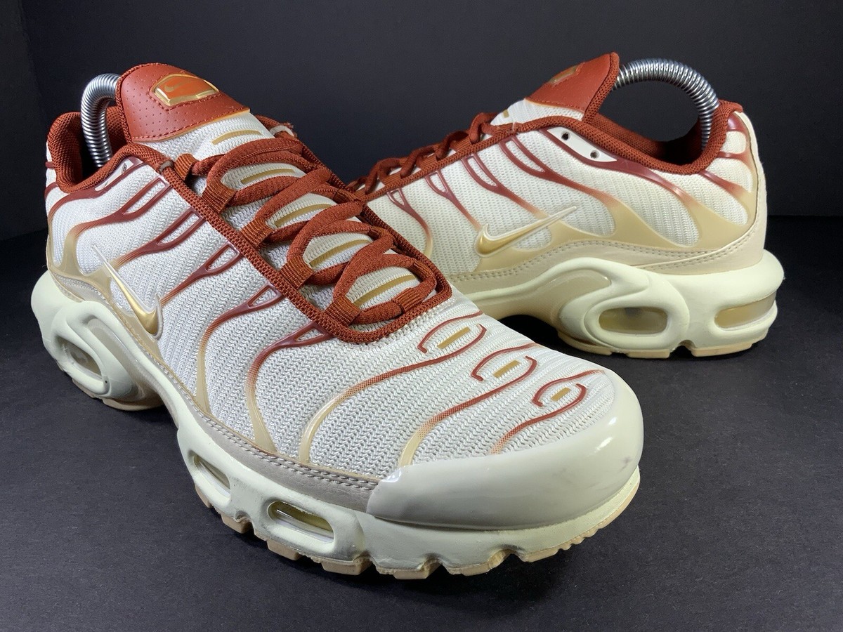 NIKE AIR MAX PLUS TEAM RED/SAIL ナイキ　us9 Nike Air Max Plus Sail Team Red Cream Coconut Milk Womens