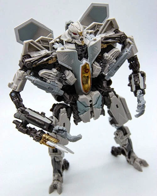 Hasbro Transformers Starscream Studio Series SS06 Deluxe Action Figure Official - Image 4 of 4