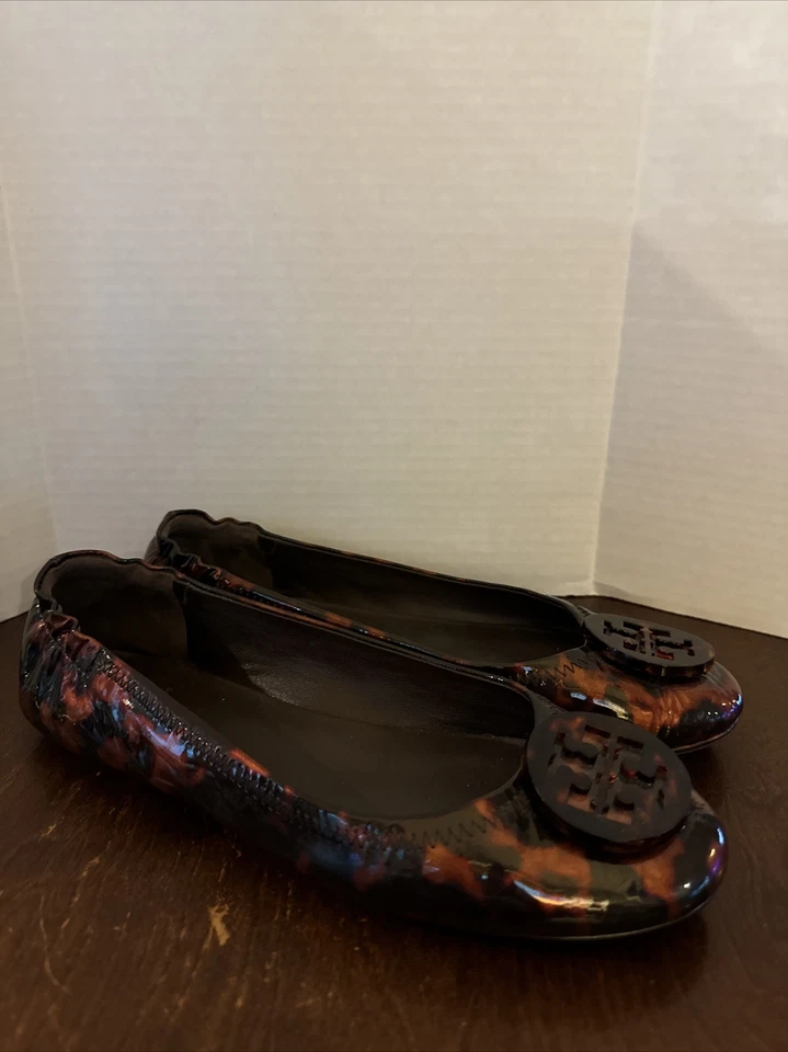 Pisos de ballet de viaje Tory Burch Minnie en charol tortuga talla 7 - Usados en excelente estado Foto 2 de 4
