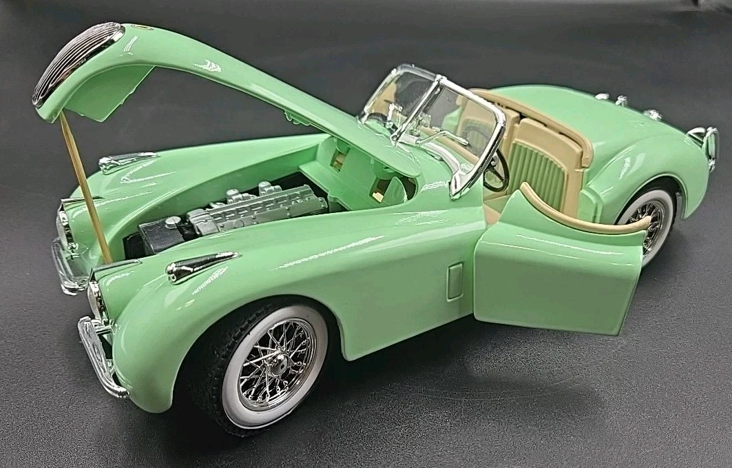 Ertl - 1:18 - 2 Jaguar XK120 roadster de 1948 - Jaguar XK