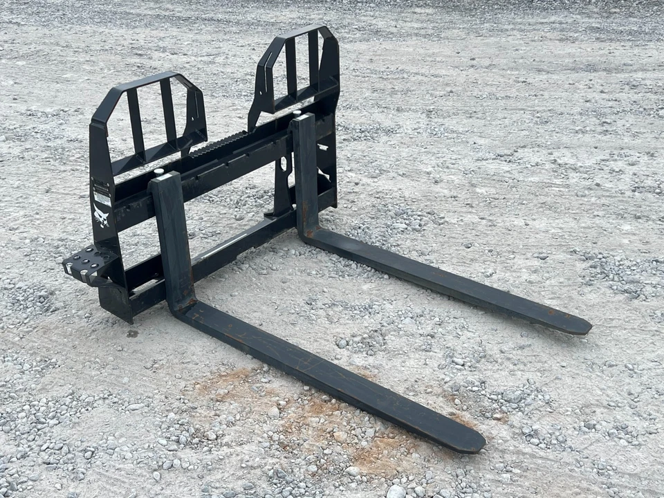 Accesorio para minicargadora cargadora de horquilla de paletas de trabajo pesado Bobcat de 48" de largo 4.000 lb Foto 3 de 4