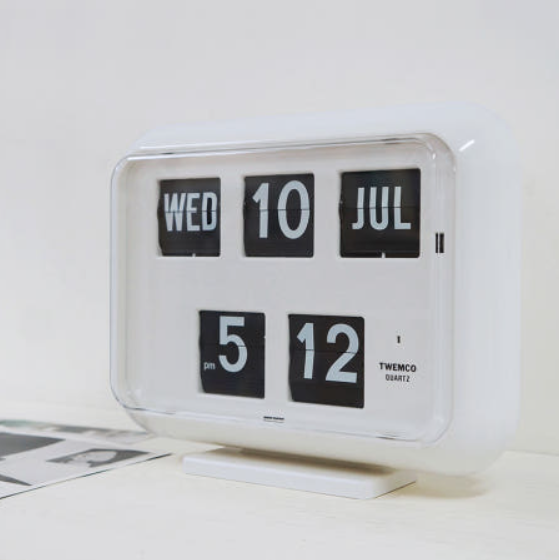 Twemco QD-35 : A Retro Flip Clock That Brings Calm to Modern