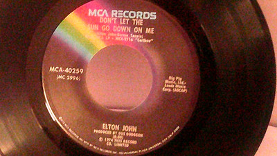 Elton John,MCA,''Don't Let The Sun Go Down On Me''US,7''45,1974 glam rock hit,M-