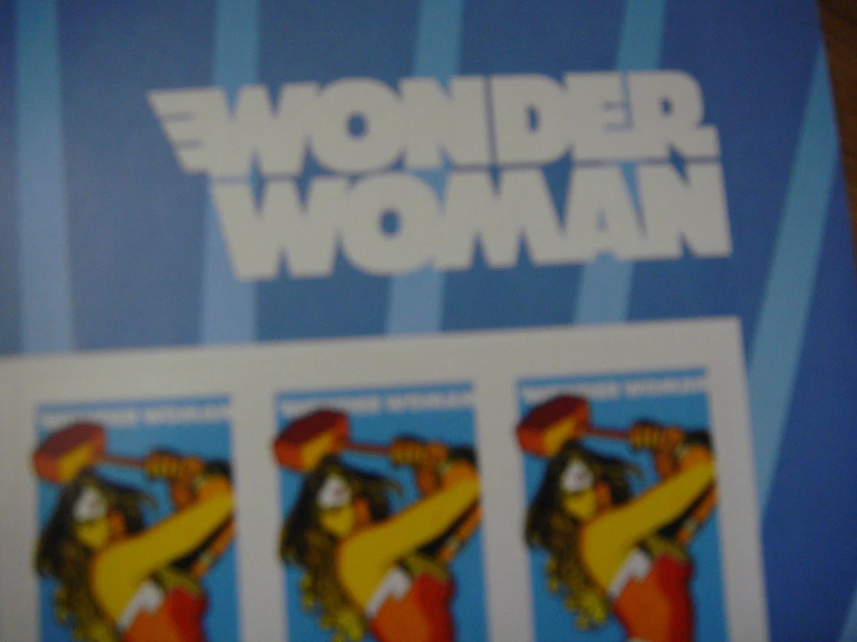 USPS FROREVER STAMPS # 40 ~ BATMAN/WONDERWOMAN - Image 3 of 3
