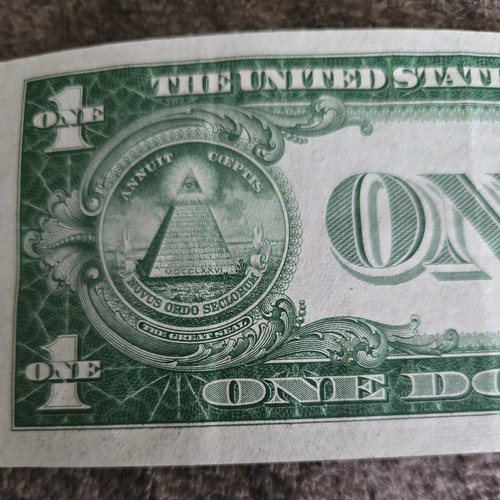 1935-A $1 One Dollar Silver Certificate "R". - Picture 4 of 5