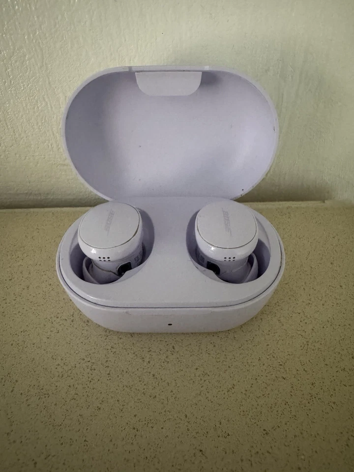 Bose QuietComfort Earbuds Wireless NC Headphones - Lilac [Scuffs/No Chrger], photo 2 of 5
