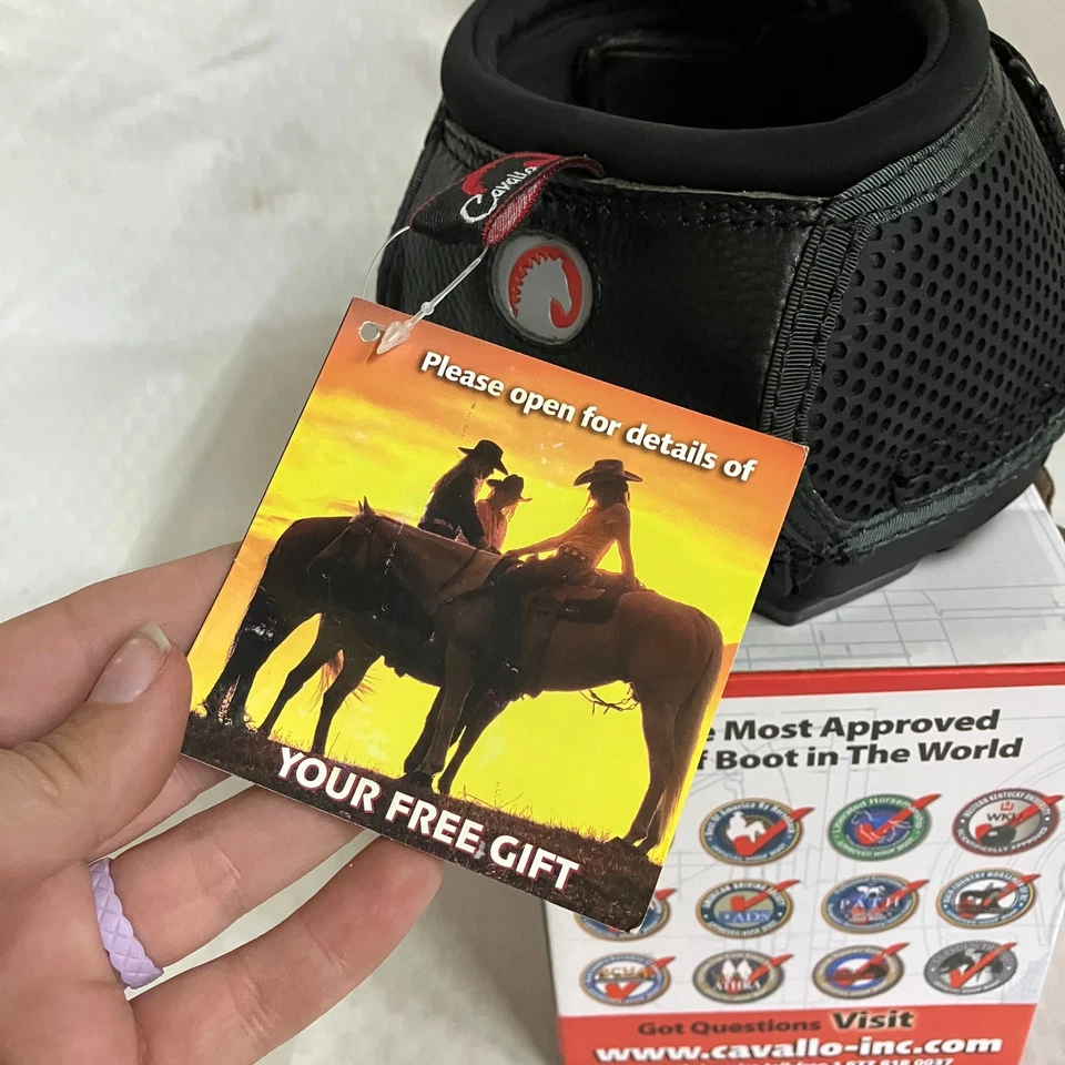 Cavallo Trek Hoof Boot Size 4 Black Regular Sole Trail Riding Therapy Support - Image 3 of 4