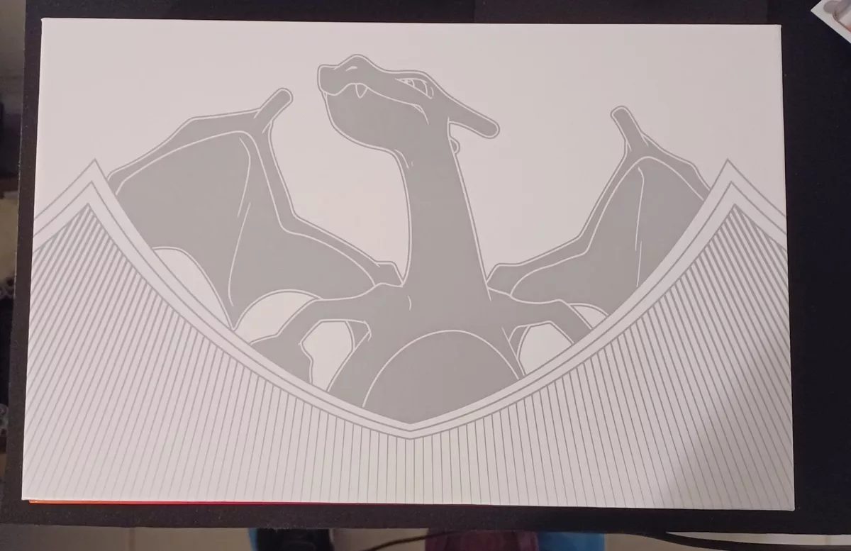 Box Ultrapremium - Charizard - Pokémon TCG Escala Miniaturas by