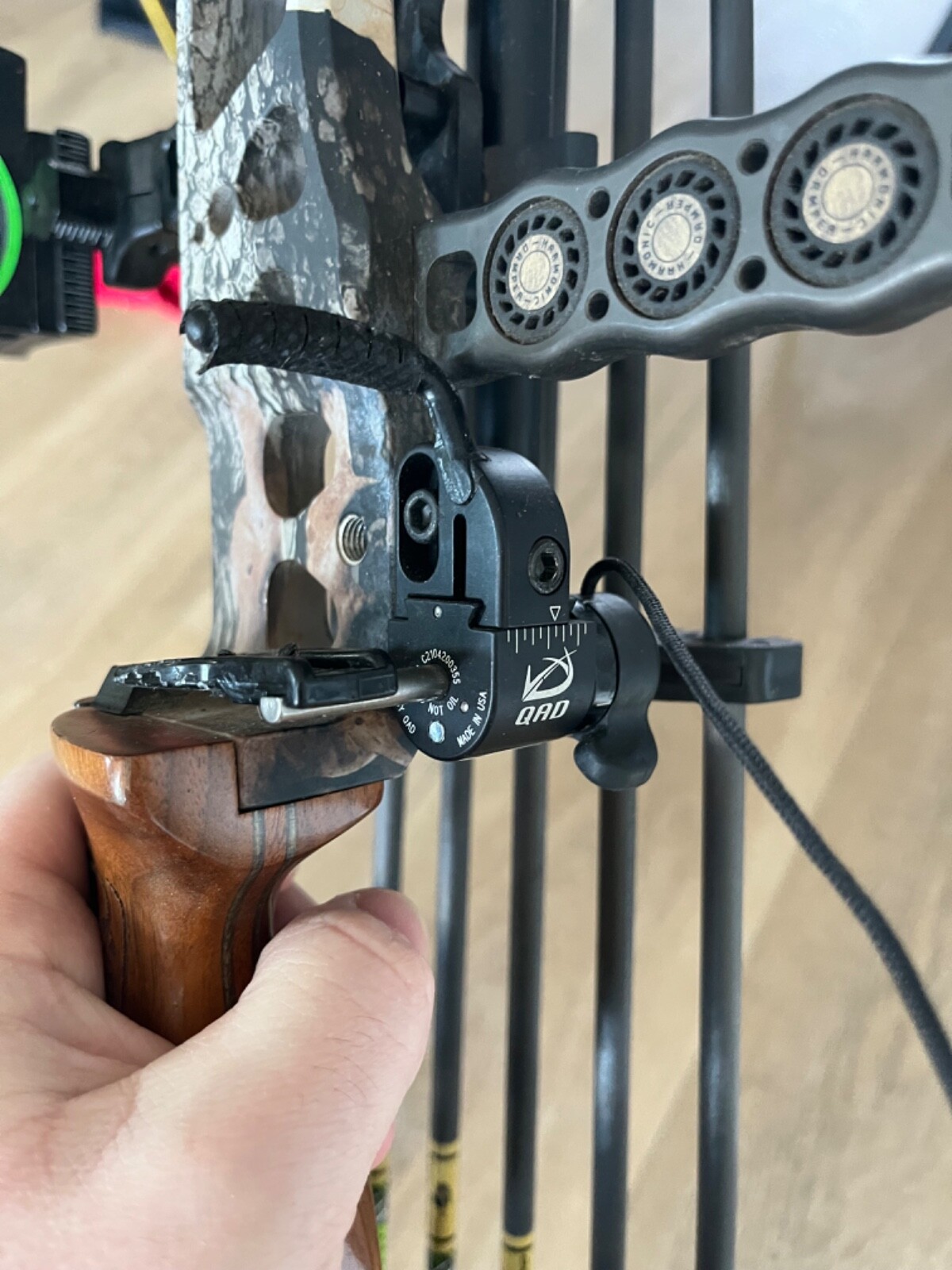 Mathews Switchback XT with arrows and quiver ready to hunt eBay