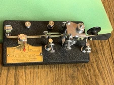 Vintage 1943 Vibroplex Champion Telegraph Key