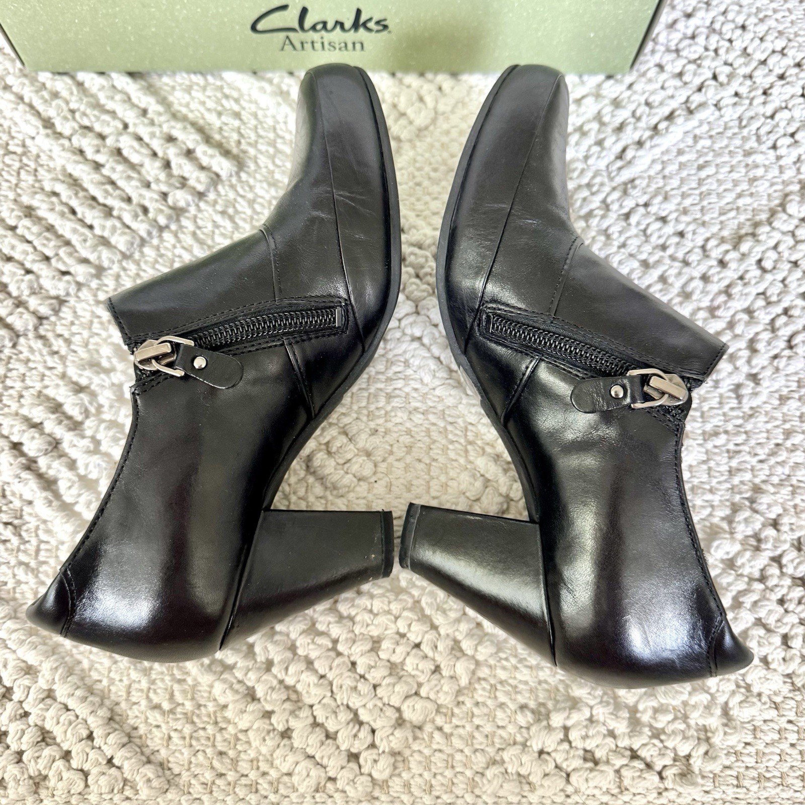 Clarks Artisan Solid Black Leather Mule Diamond T… - image 9