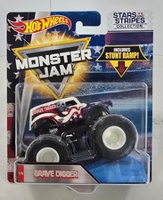 HOT WHEELS MONSTER JAM - STARS  STRIPES COLLECTION GRAVE DIGGER w/ STUNT RAMP