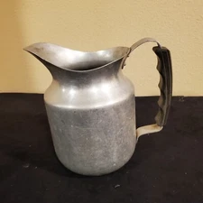 Aluminum DURA WARE New York Service Water Pitcher 2 3/4 Qt Capacity