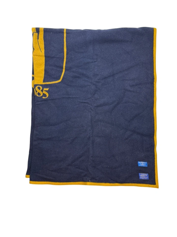 Pendleton Leo Burnett Co. 50th Anniversary Wool Blanket Set with Bag Size 62x76 - Image 4 of 4