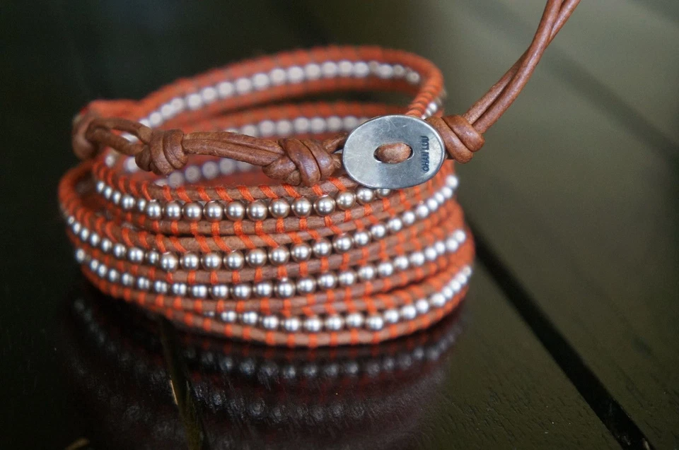 NUEVO Pulsera Chan Luu Beige Perla Piedra Semipreciosa Cuero Marrón 5 Envolturas con Rojo Foto 3 de 3