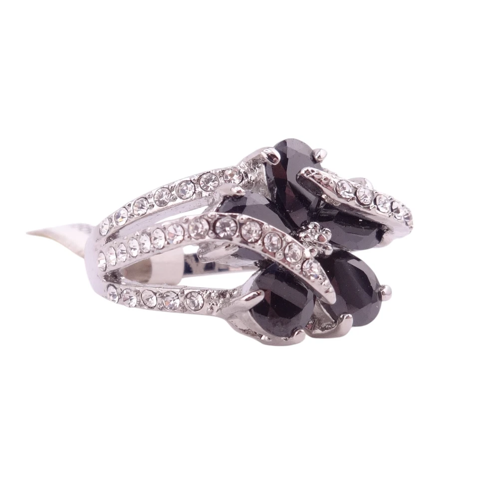 Anillo Arinna Negro Cristal Flor y Cristal Transparente Acento Tono Plateado Talla 8 Nuevo Con Etiquetas Foto 2 de 4