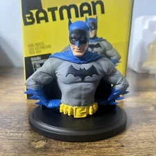 Dc Direct Classic BATMAN Hand Painted Cold Cast Porcelain Mini Bust 2253/2800