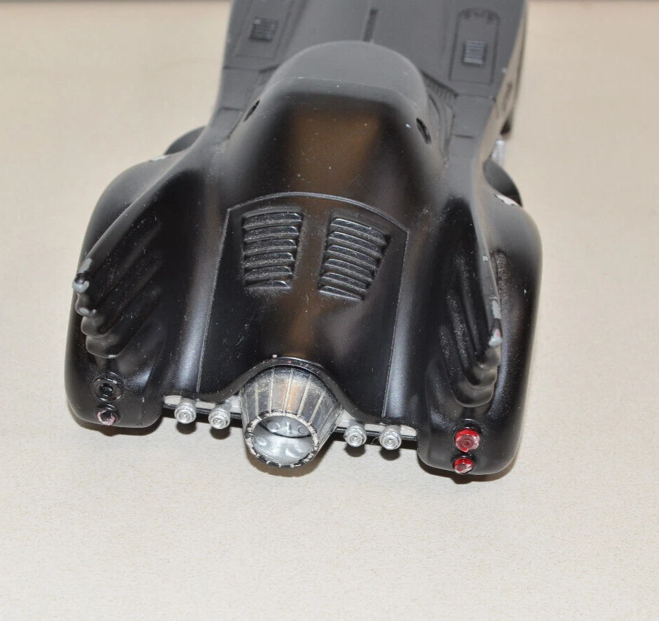 HOT WHEELS 1:24 Scale BATMOBILE Batman Returns Diecast Car DC Comics 2014 - Image 4 of 4