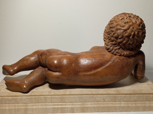 Antica scultura in legno di putto su base di legno e marmo - Foto 11 di 17
