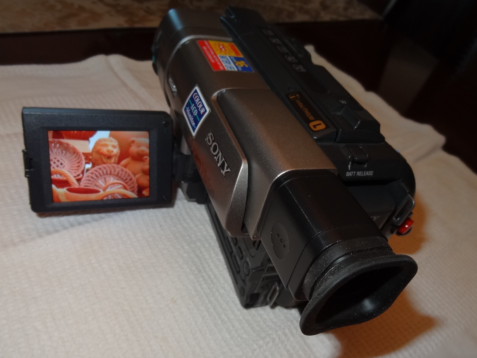 Sony CCDTRV48E Handycam Video8XR PAL Analog Camcorder eBay