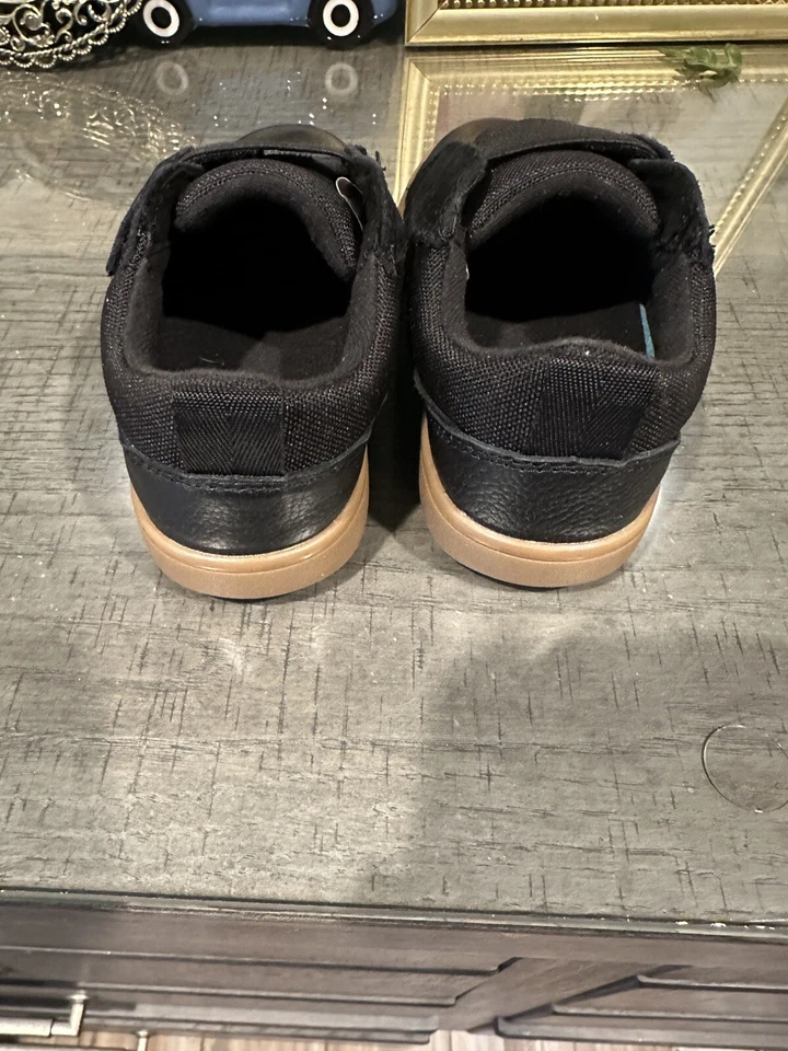 Uggs Rennon для мальчика ясельного возраста низкий размер 9 🚀 - Изображение 4 из 4