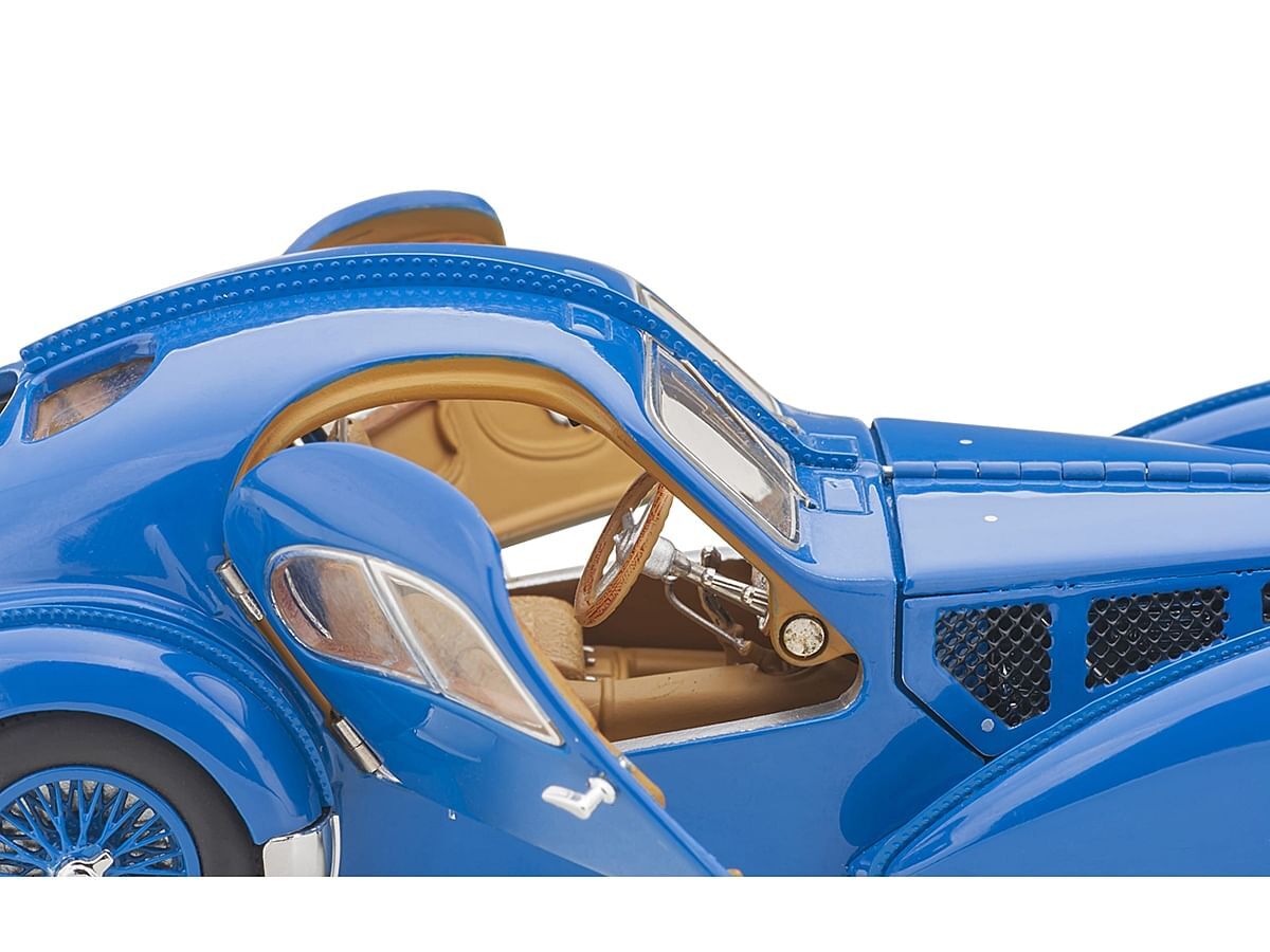 1938 Bugatti Type 57SC Atlantic with Metal Wire-Spoke Wheels