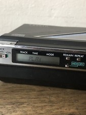 SANYO PORTABLE CD PLAYER  CPL 12  MADE IN JAPAN