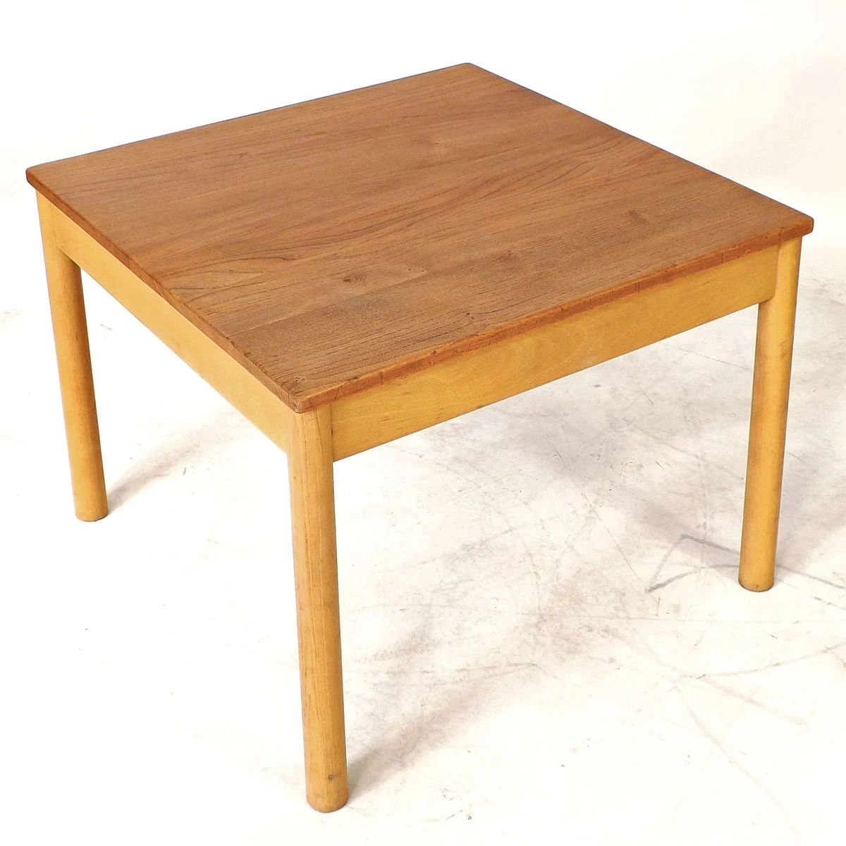 Ercol 2024 lamp table