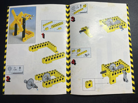 Lego 8020 Technic Universal Building Set 100% Complete w/ Box & Instructions