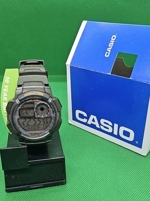 Casio Illuminator AE-1000W Neuwertig Armbanduhr World Time Uhr Quarz Chronograph