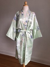 STUNNING VTG Floral Silky Satin Made In Japan Kimono Robe Dressing Gown SZ M/L